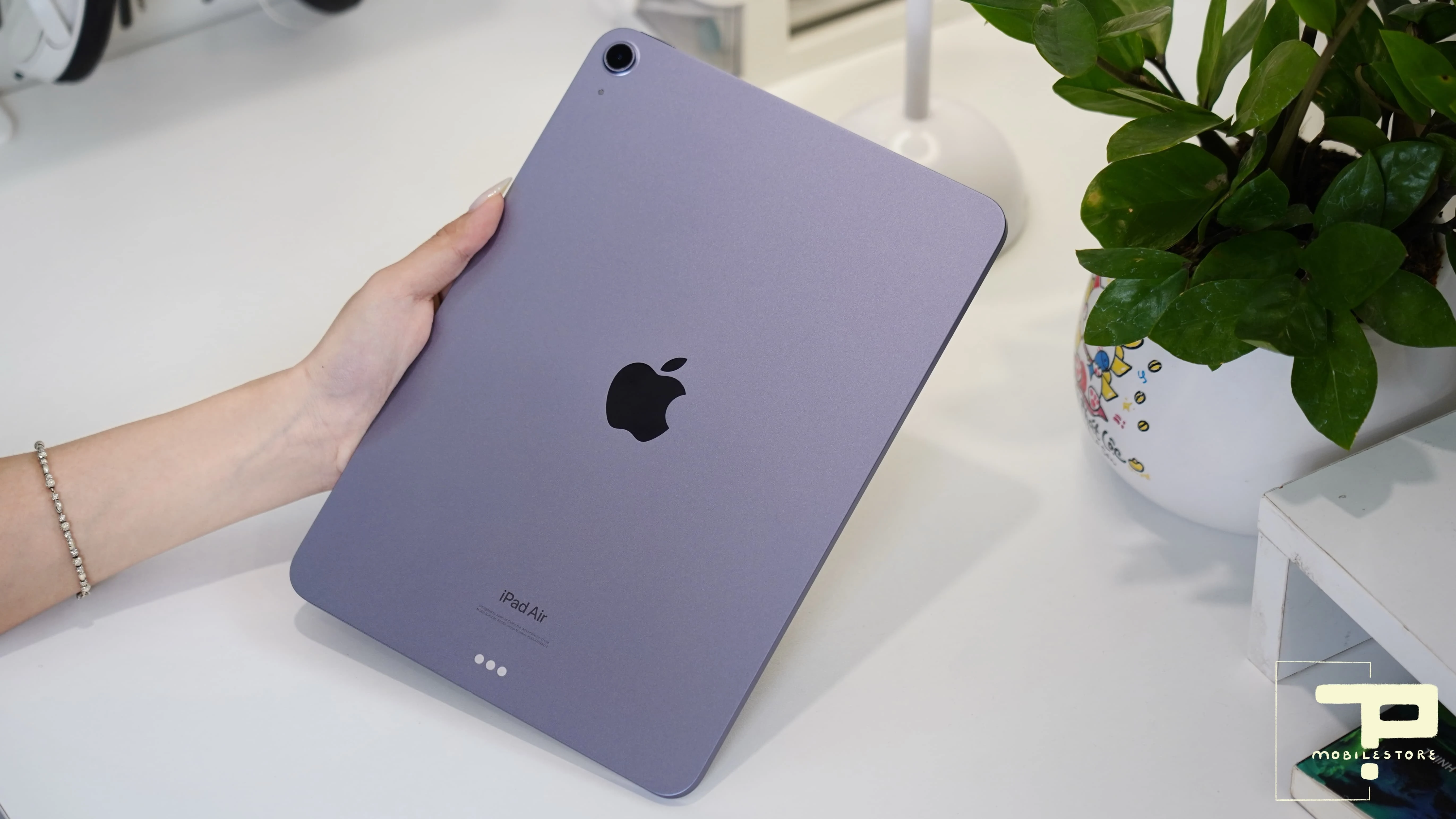 iPad Air 5 mặt lưng